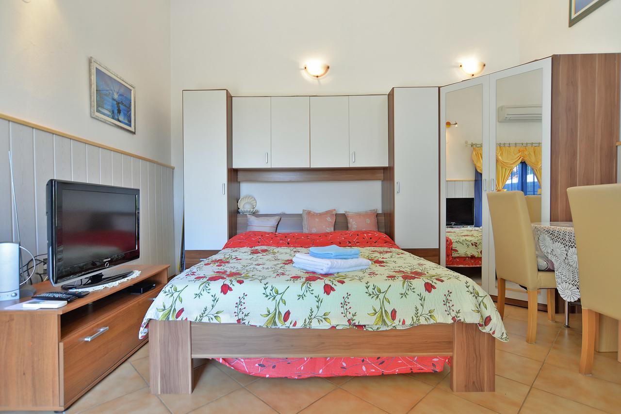 Apartments Dino 1374 Pula Extérieur photo