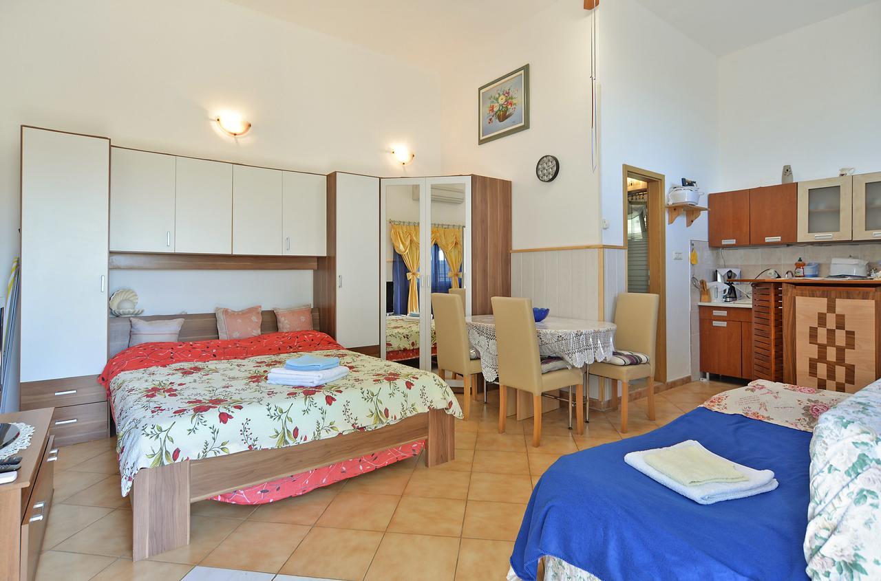 Apartments Dino 1374 Pula Extérieur photo